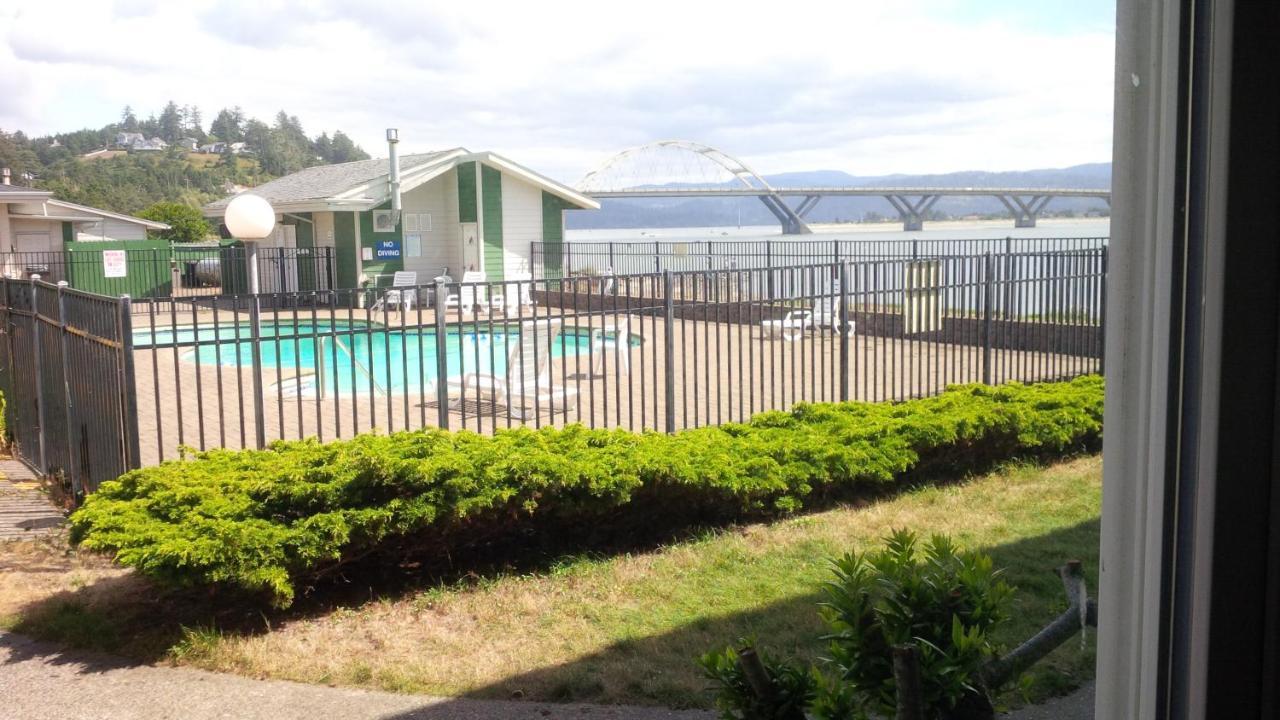Alsi Resort Hotel Waldport Extérieur photo