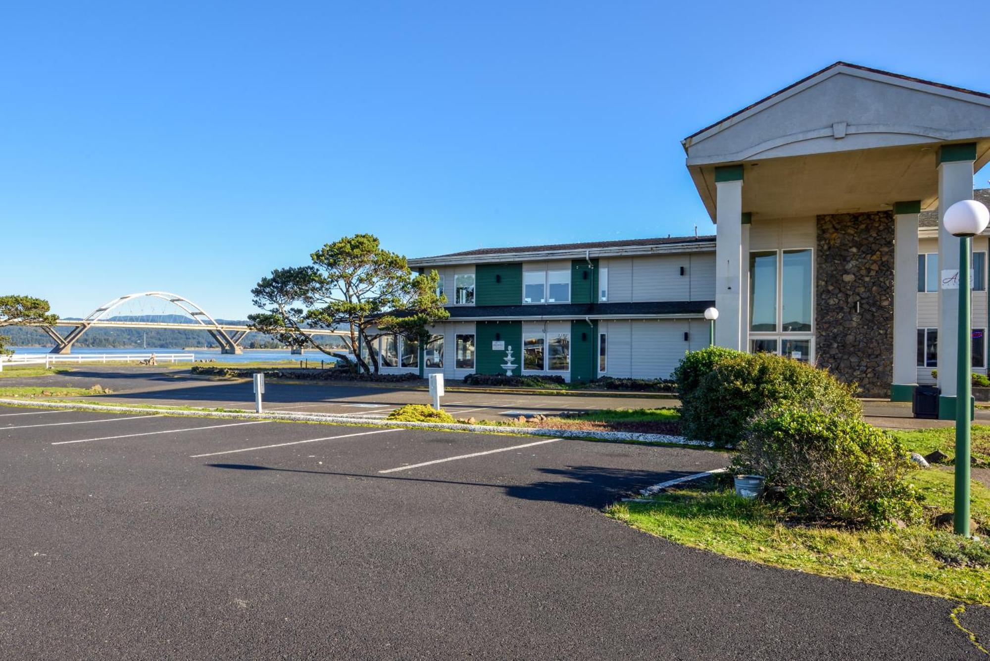 Alsi Resort Hotel Waldport Extérieur photo